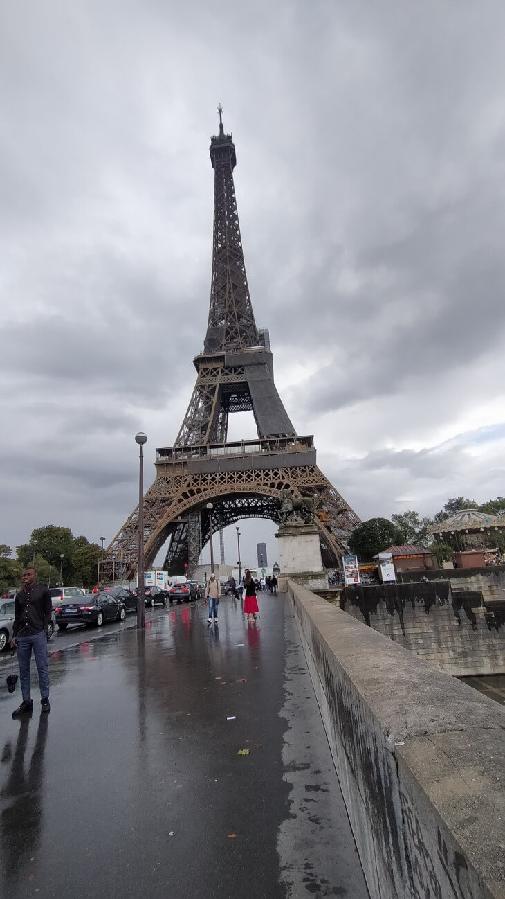 باريس والمطر98574241338846100