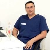 دكتور جراحة اليد في دبي د. ايهاب الدليمي