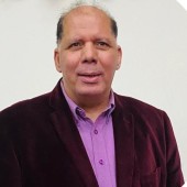 القراءة بين العقلنة والرقمنة  بقلم: د. محمد لبيب